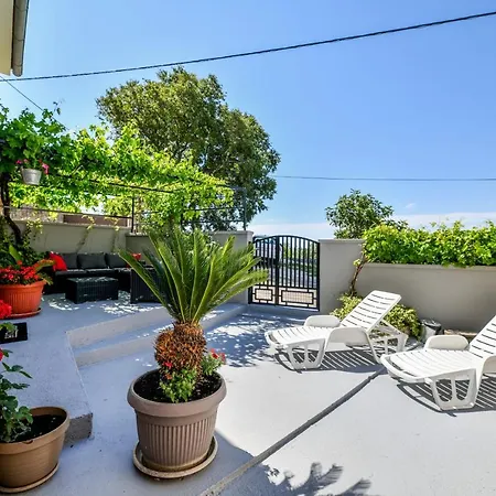 Skevini Dvori Tatil Evi *