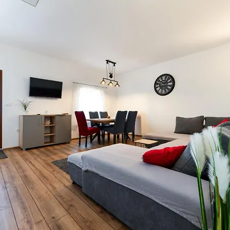 Skevini Dvori Ferienhaus *