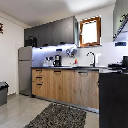 Skevini Dvori Tatil Evi