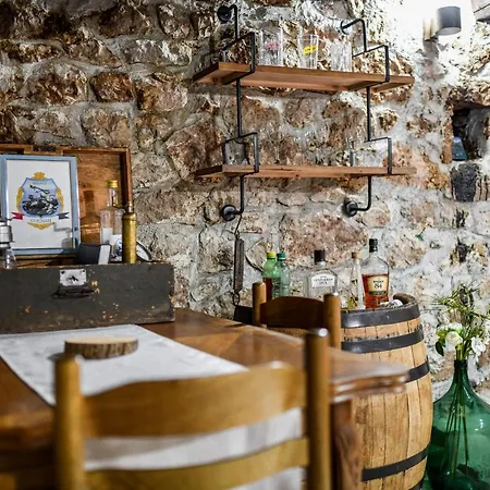 Skevini Dvori Starigrad Paklenica