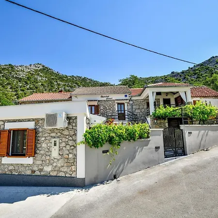 Hébergement de vacances Skevini Dvori Starigrad Paklenica