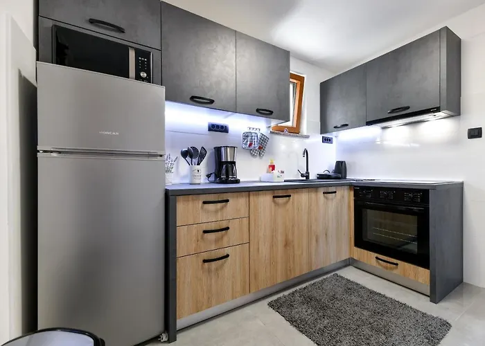 Skevini Dvori * Starigrad Paklenica